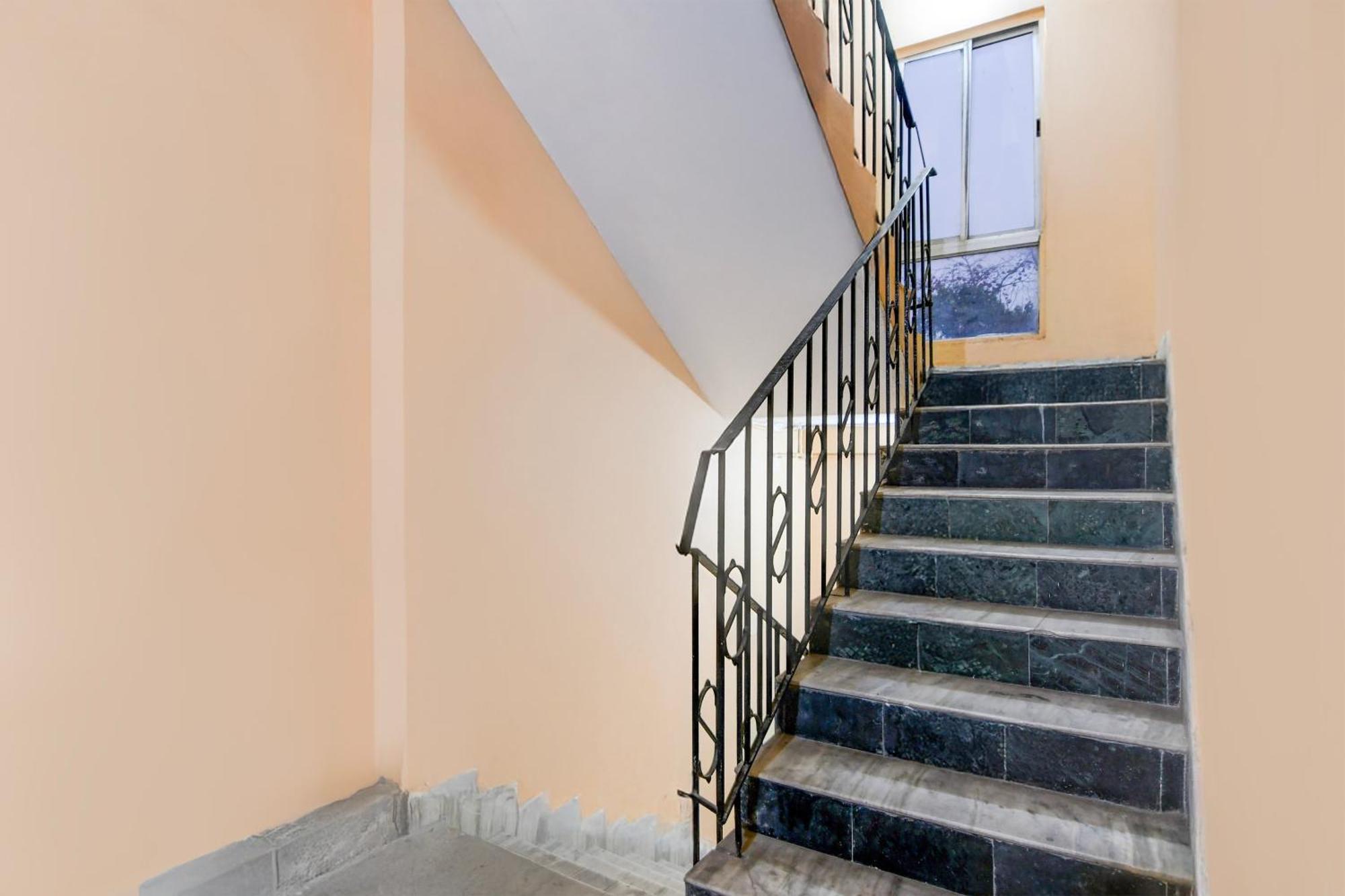 Hotel O Survey Park Jadabpur Экстерьер фото